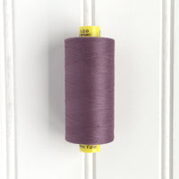 spool of gutermann mara 120 sewing thread in lavender mist